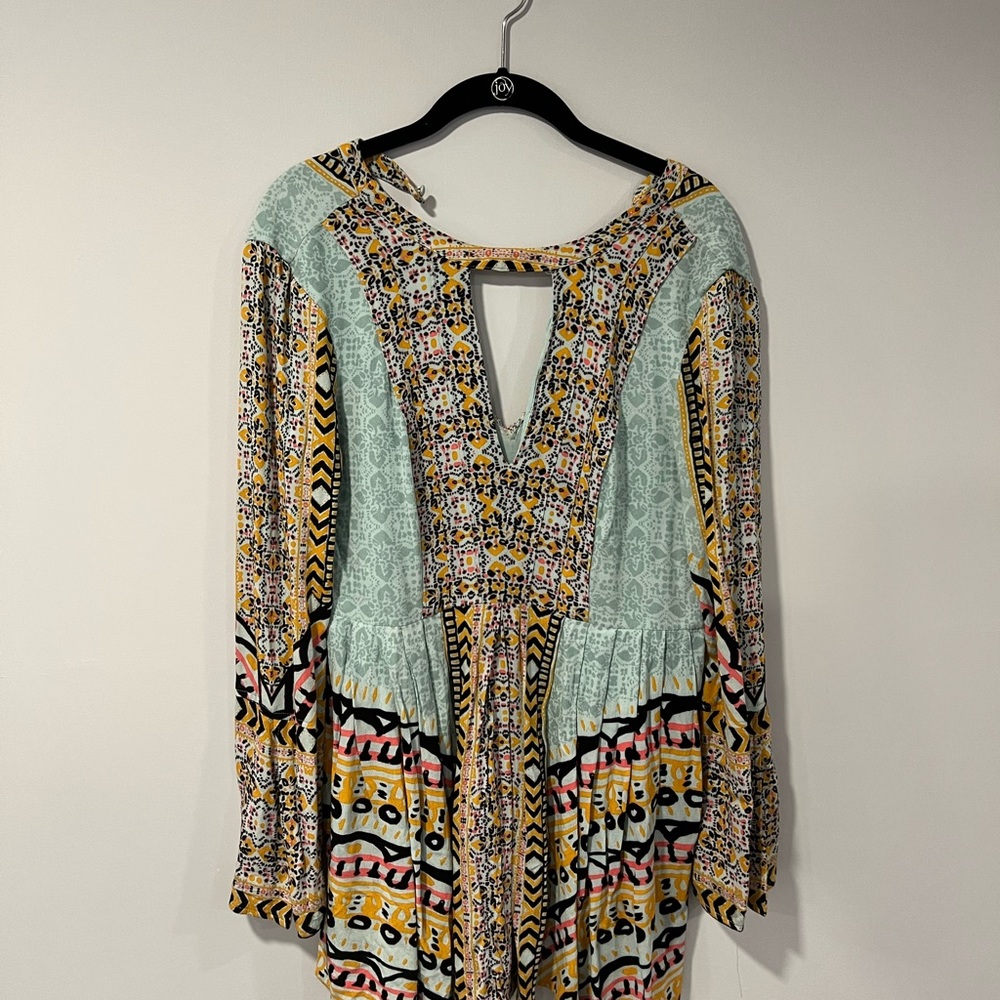 Patterned long sleeve flowy dress